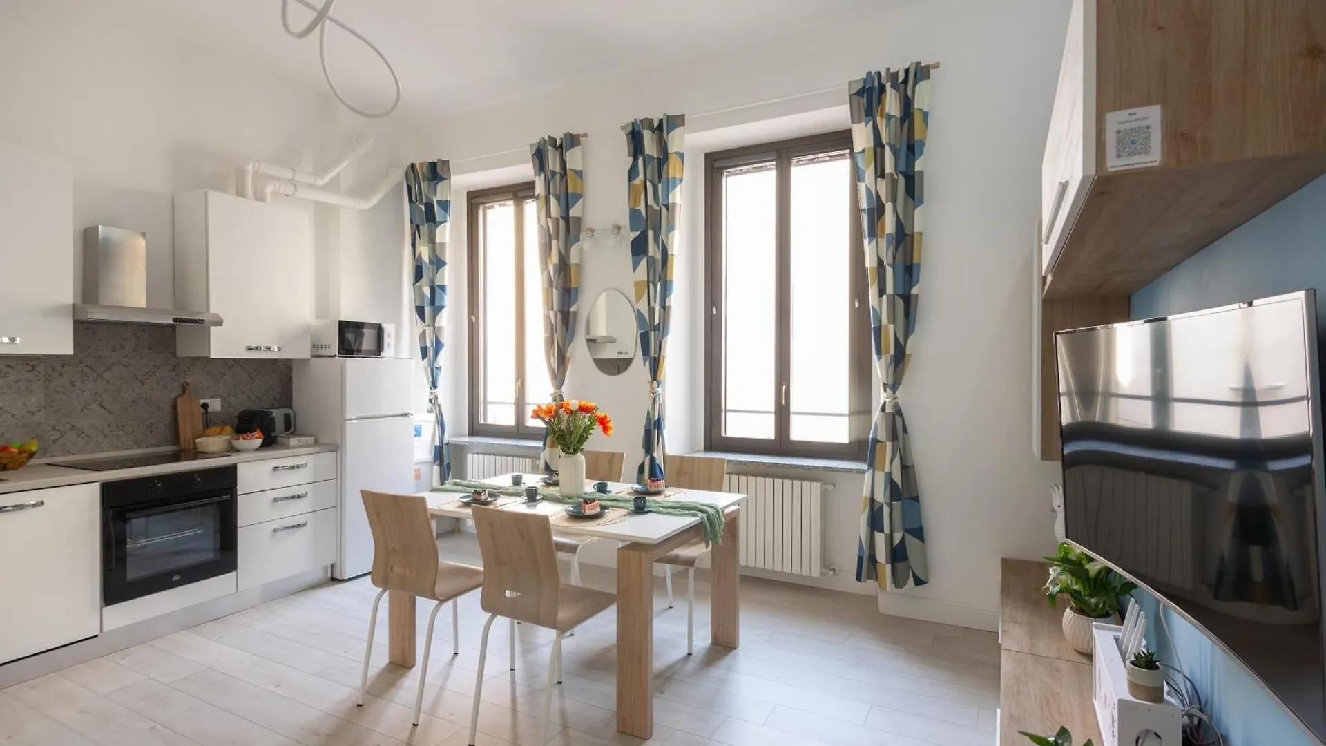 Ourjoy Condo, Free Parking, Ac, Strong Wifi - M Gioia47, Central Station, Porta Nuova, Milan 0*,